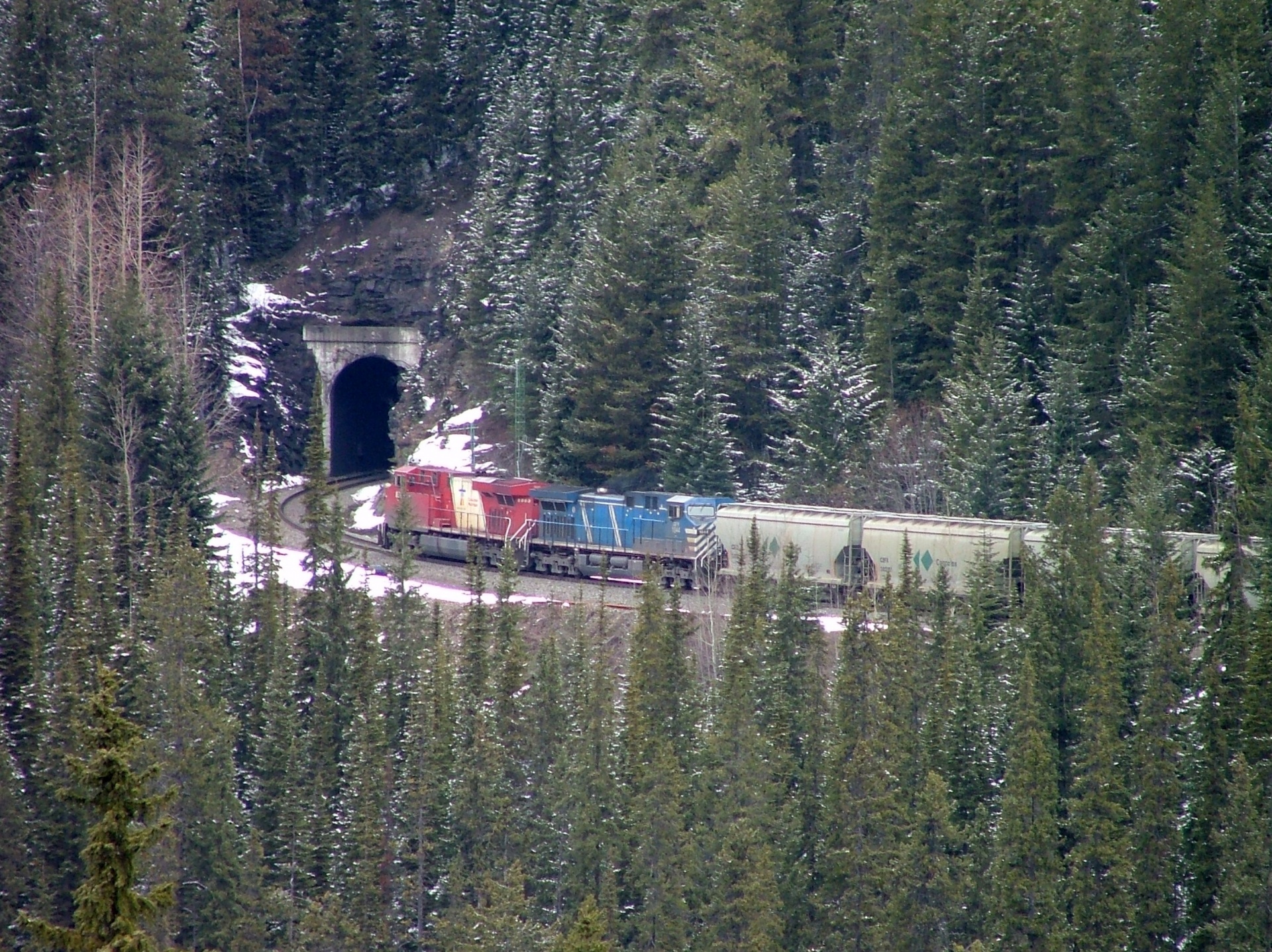 spiral tunnels rocky mountains trains free photo