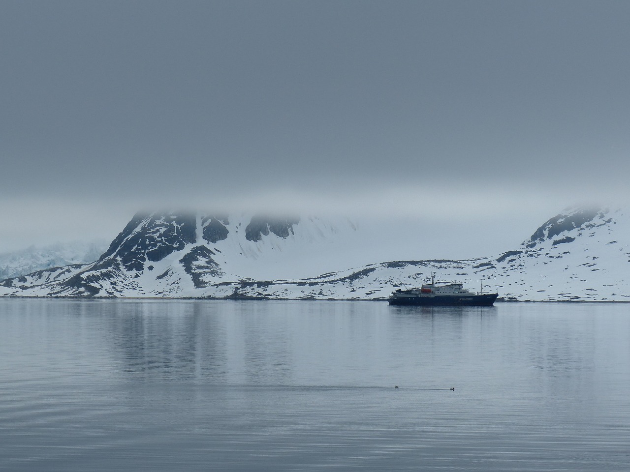 spitsbergen expedition fog free photo