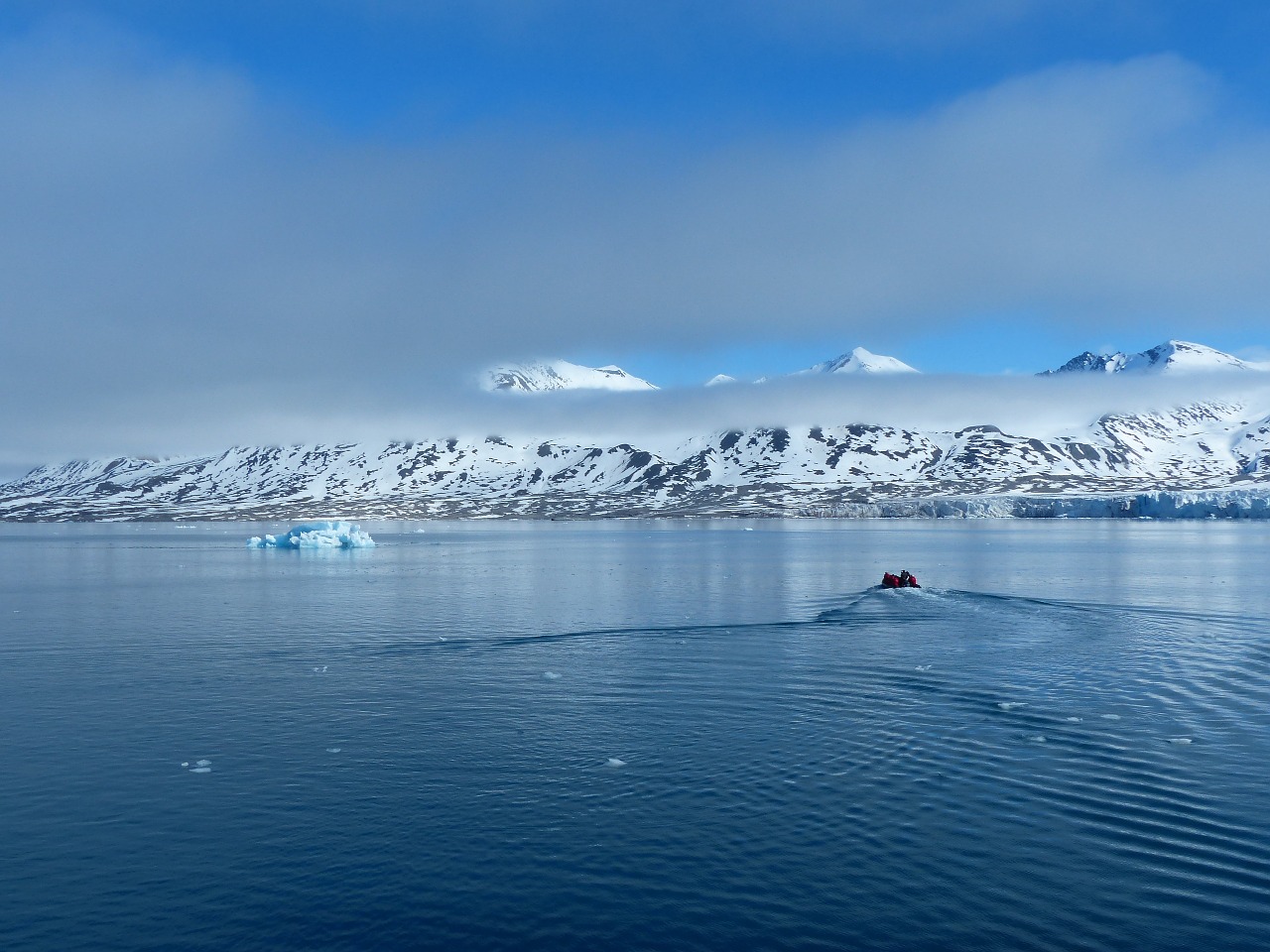 spitsbergen zodiac arctic free photo