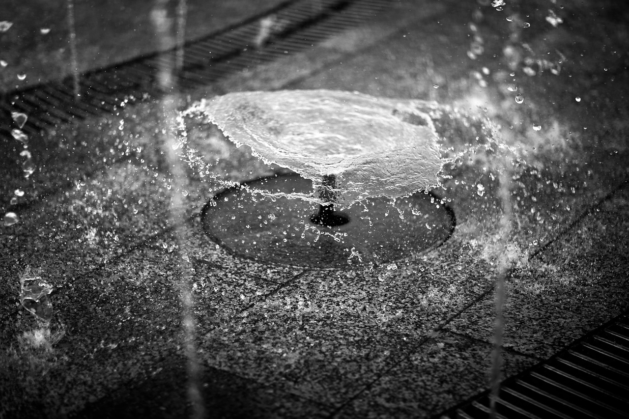 splash fountain black and white free photo