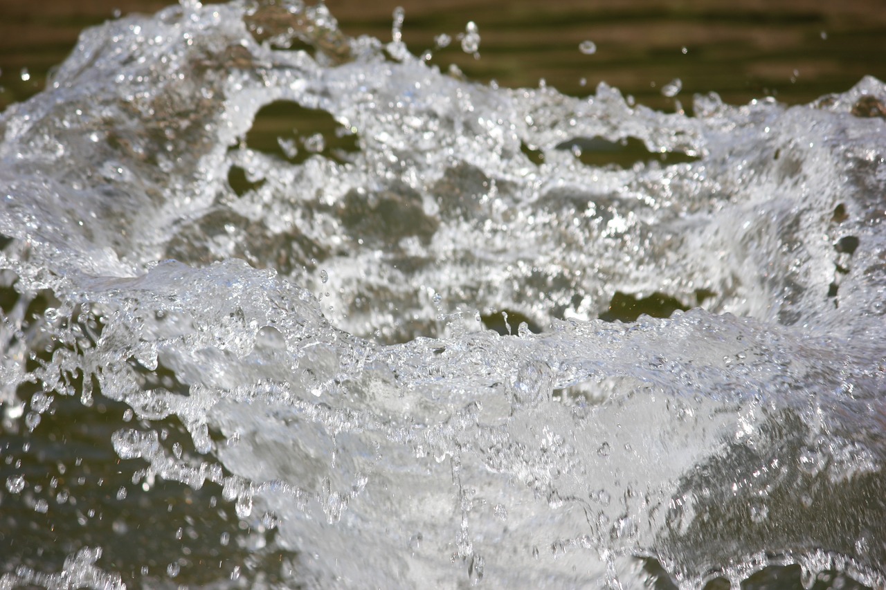 splash water fountain free photo