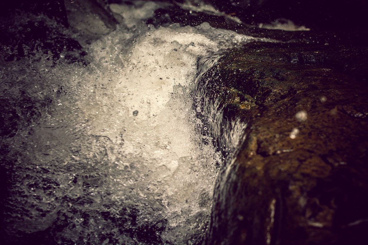 splash waterfall stones free photo