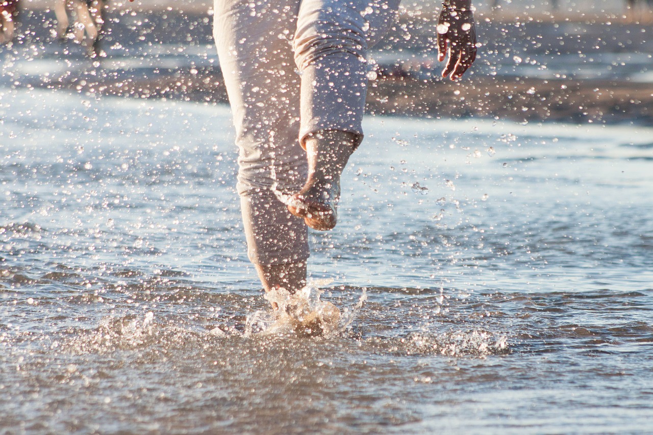 splashing feet ocean free photo