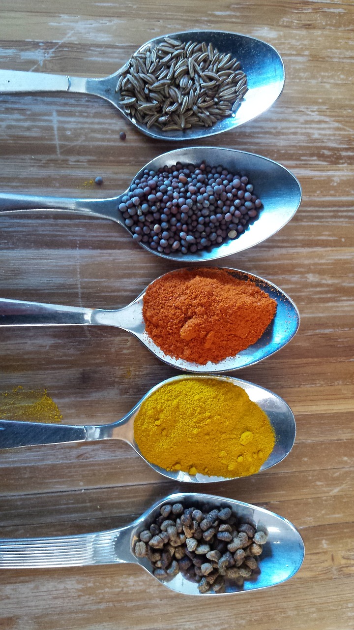 spoons spices india free photo