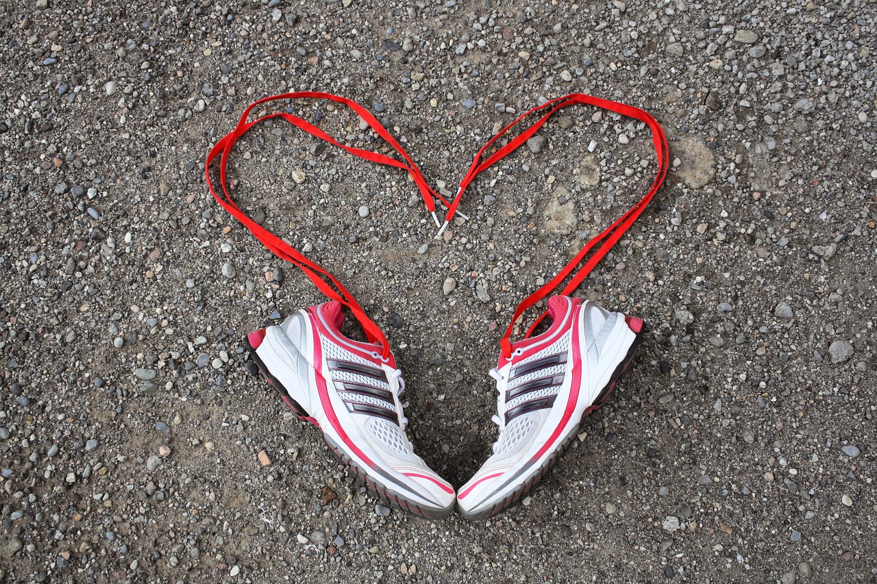 sport shoes heart free photo