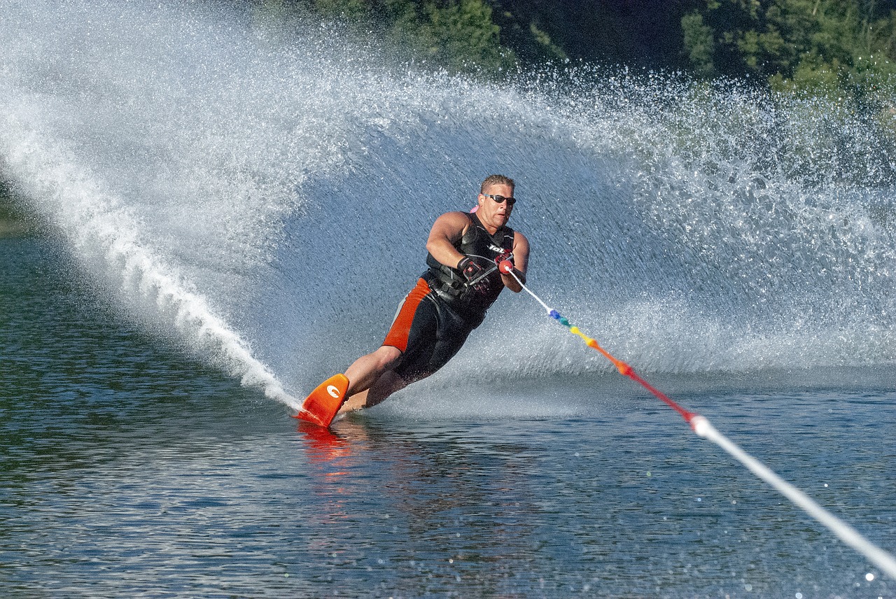 sports  waterskiër  water skiing free photo