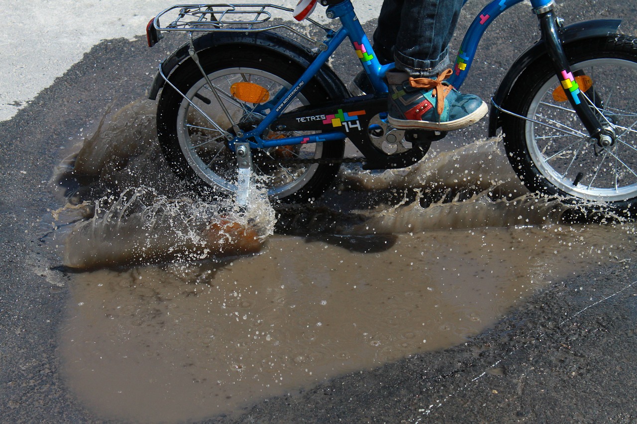 spray bike baby free photo