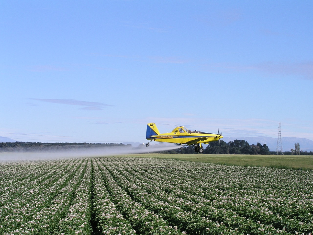 spray plane agriculture free photo