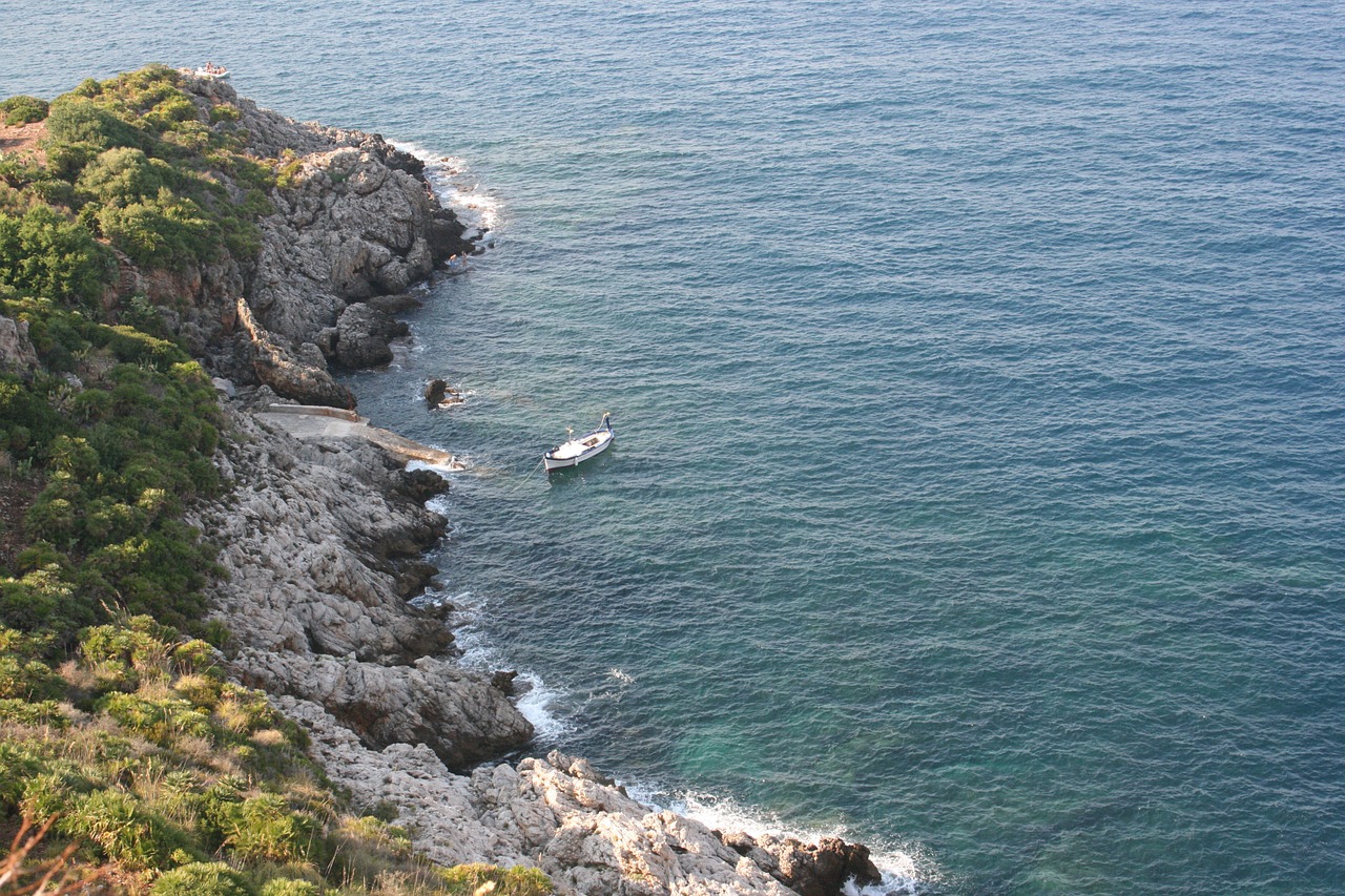 sea cliff italy free photo