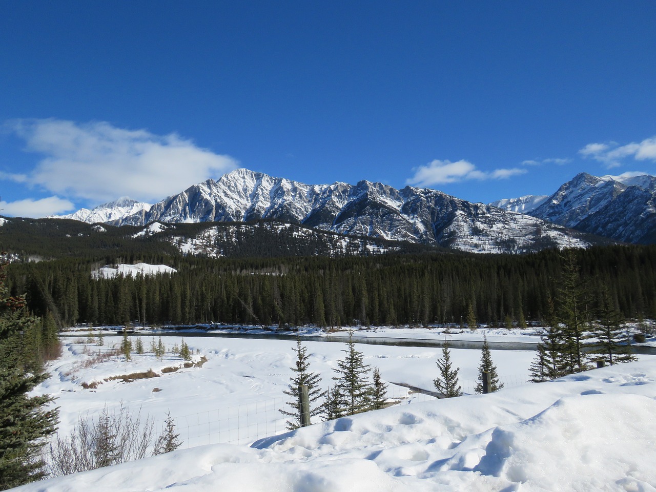 spring mountains snow free photo