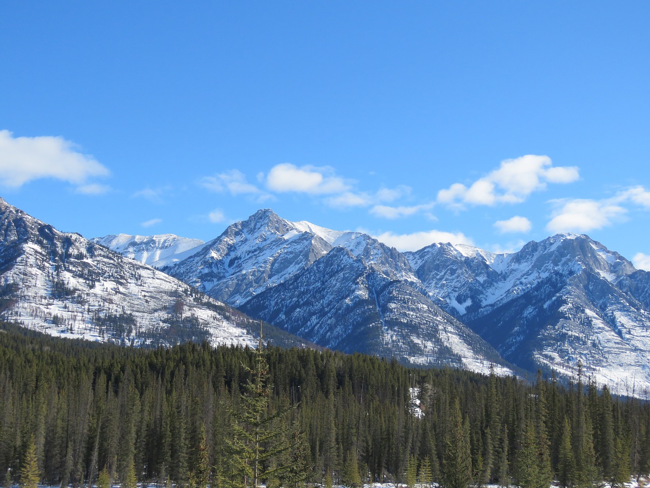 spring mountains snow free photo