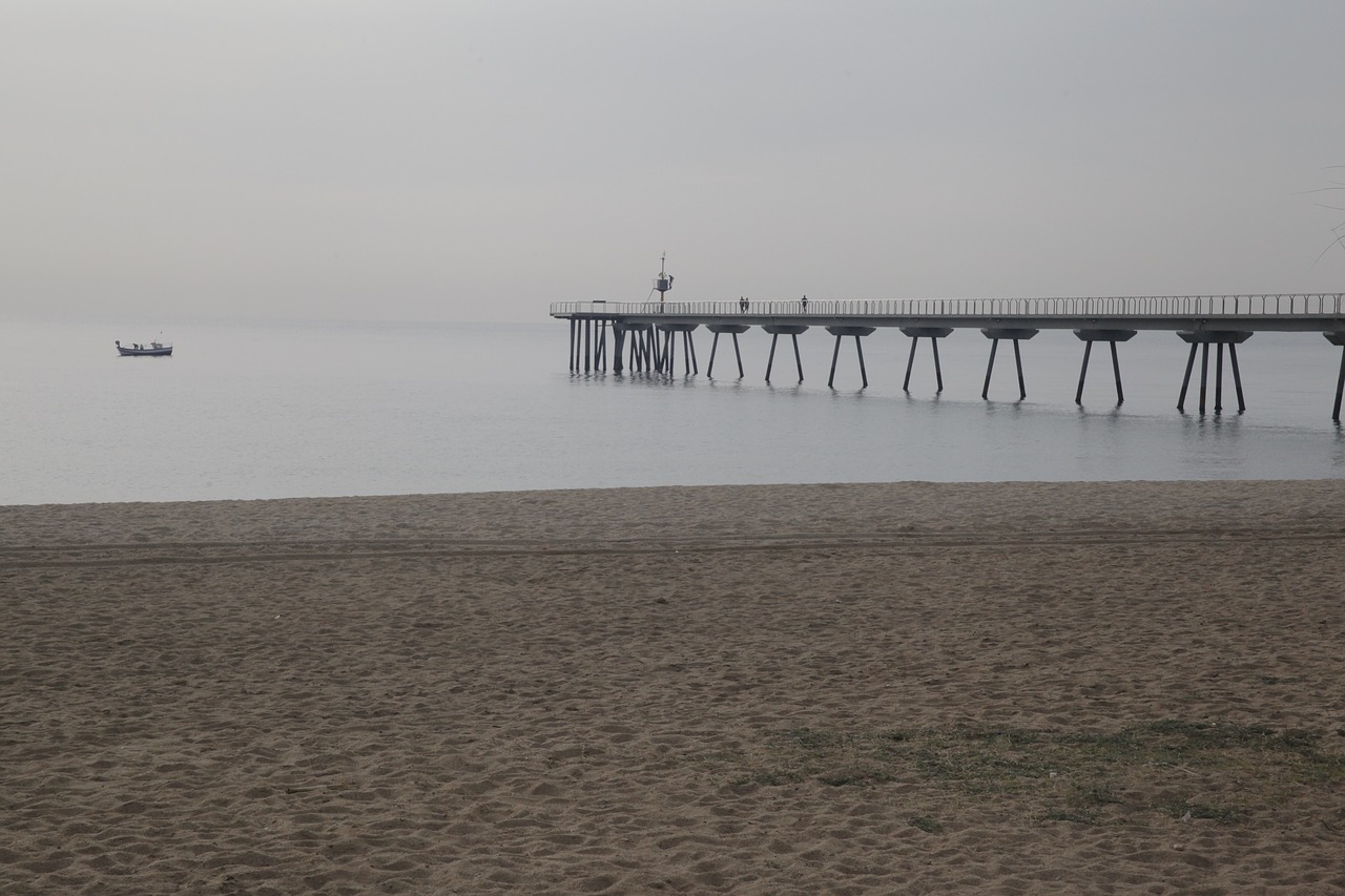 spring badalona sand free photo