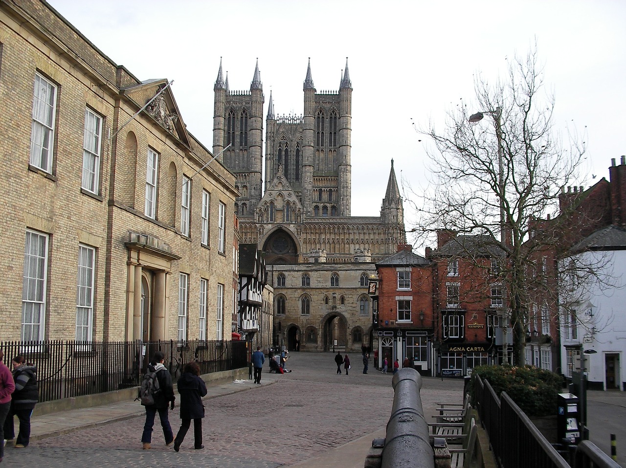 square lincoln cathedral free photo