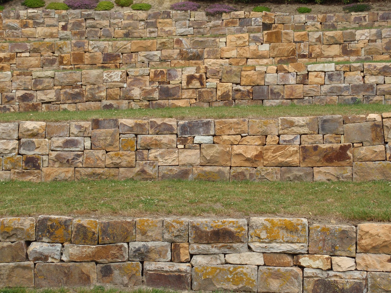 square stones wall free photo