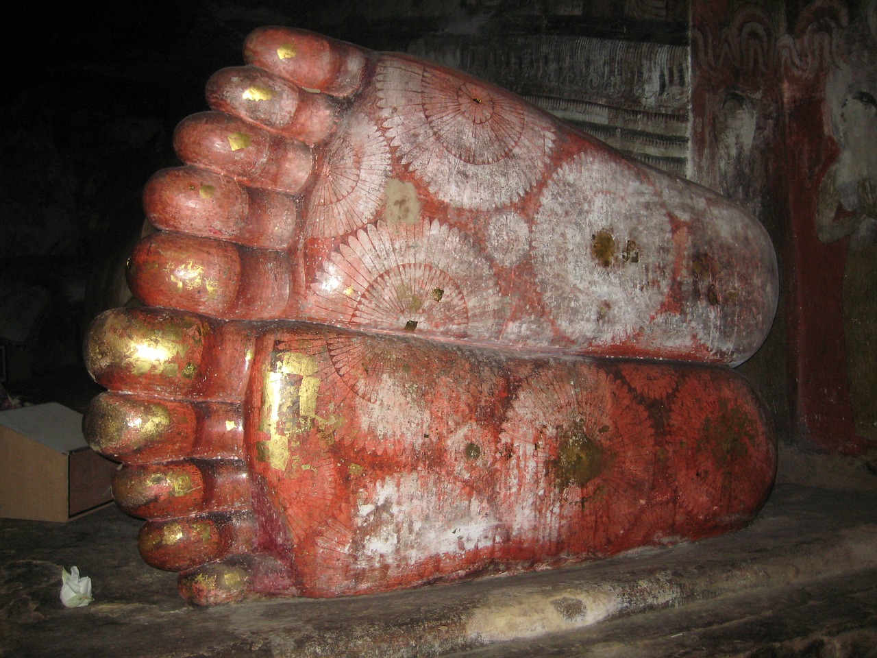 sri lanka feet lying budha free photo