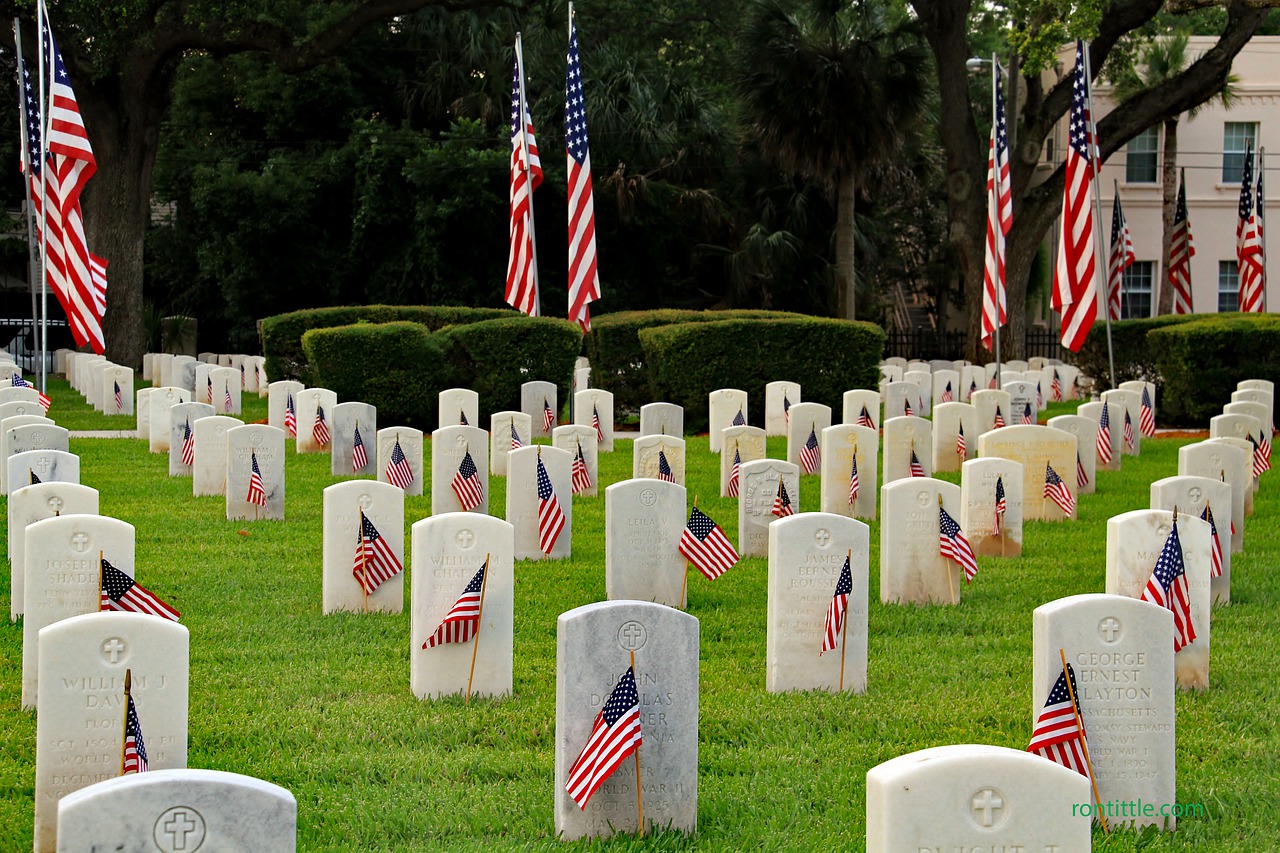 st  augustine national cemetery  grave markers free photo