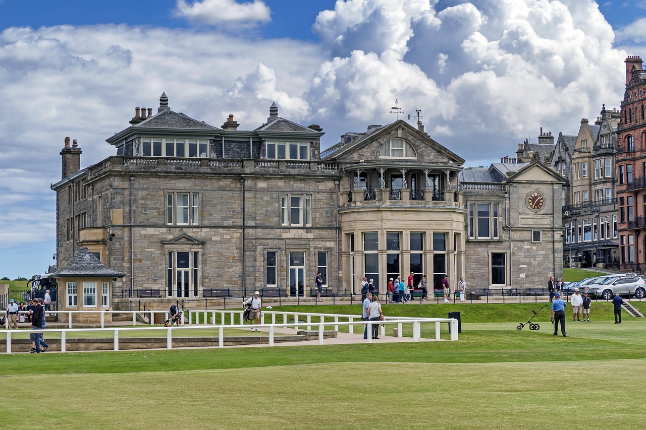 st andrews old course clubhouse free photo