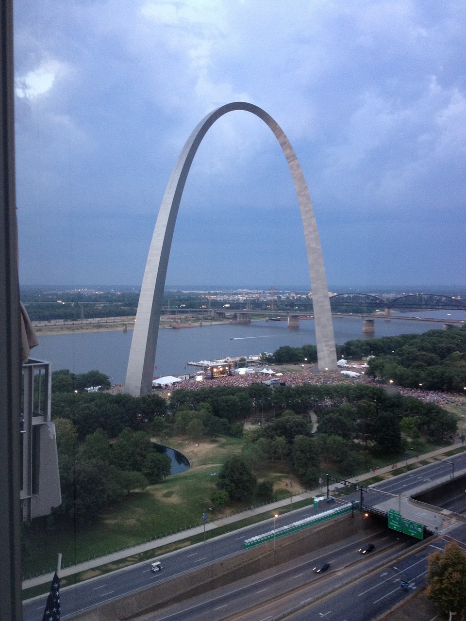 st louis arch gateway to the west arch free photo