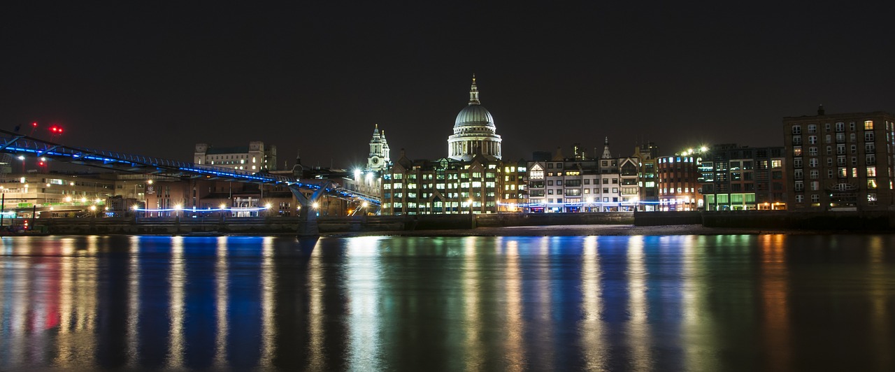 st pauls night city free photo