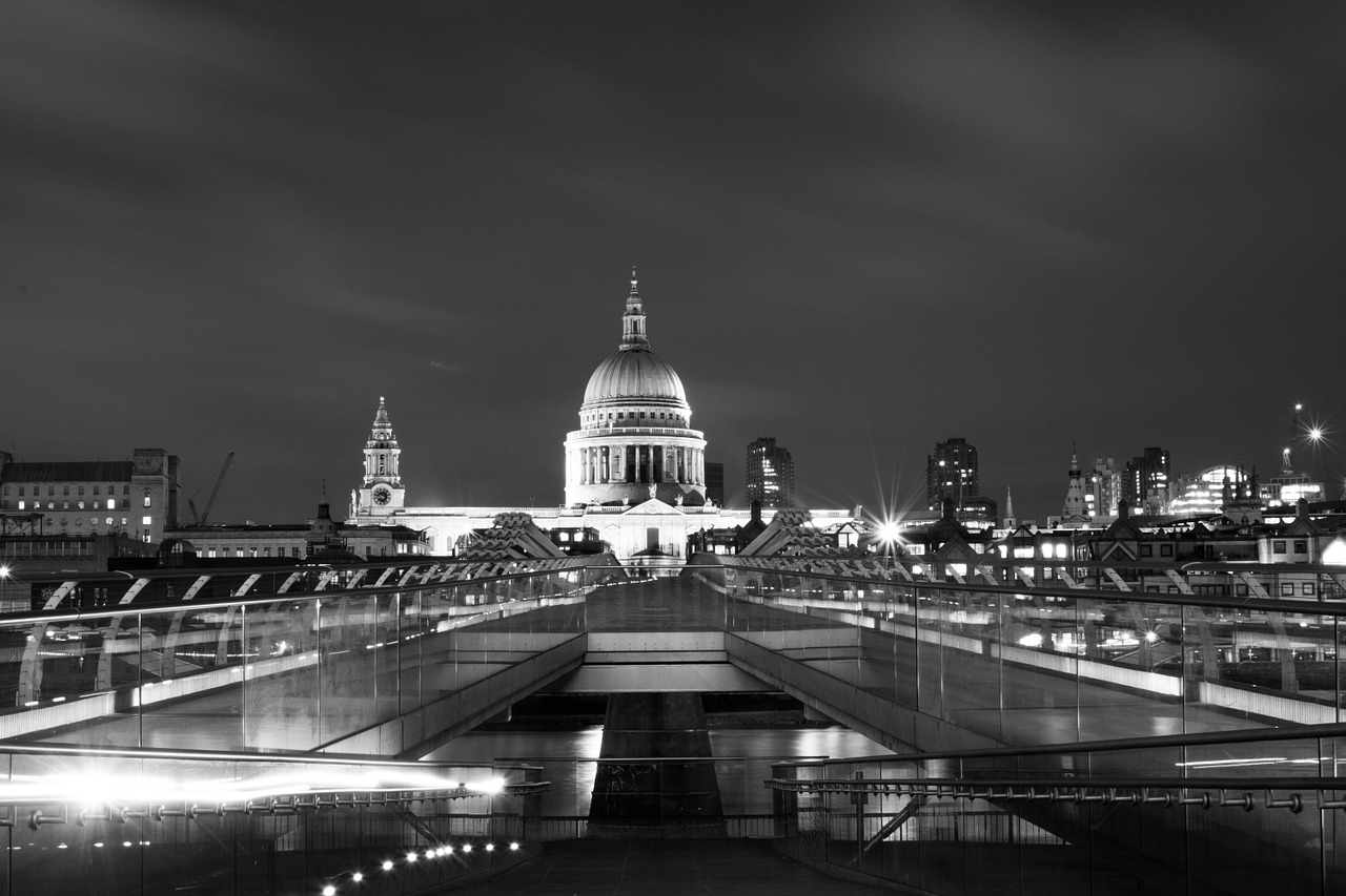 st paul's cathedral christopher wren london free photo