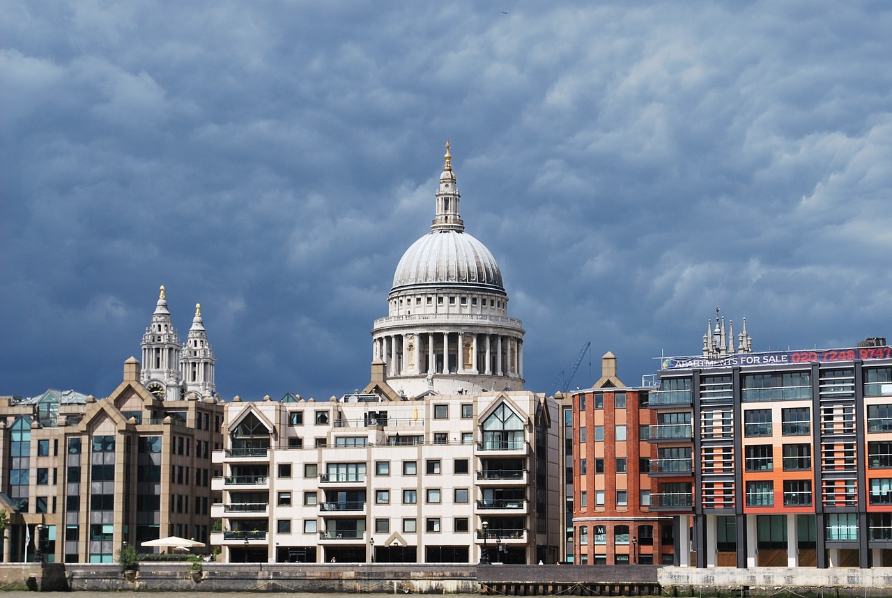 st paul's cathedral thames london free photo