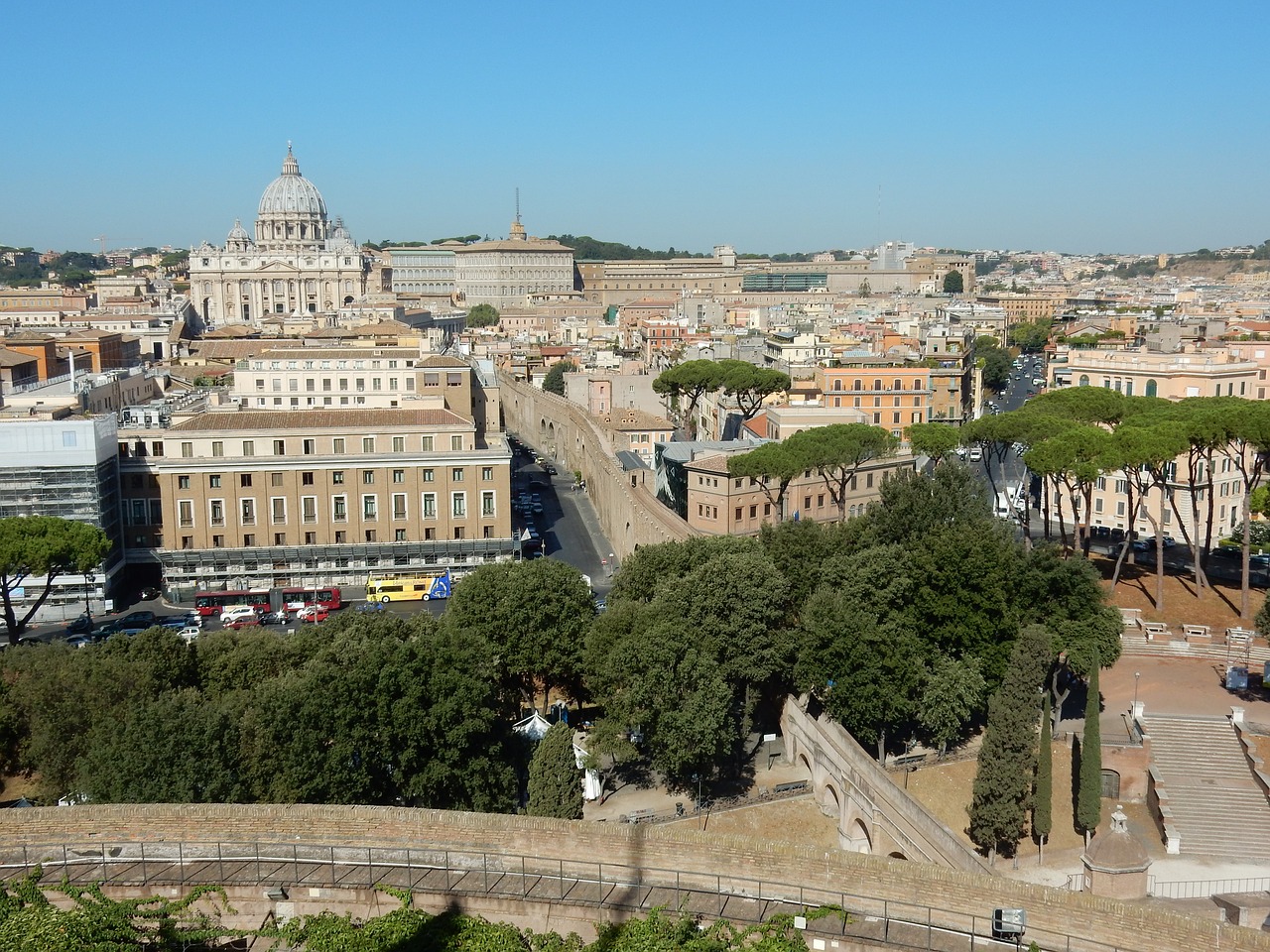 st peter's basilica rome creep distance free photo