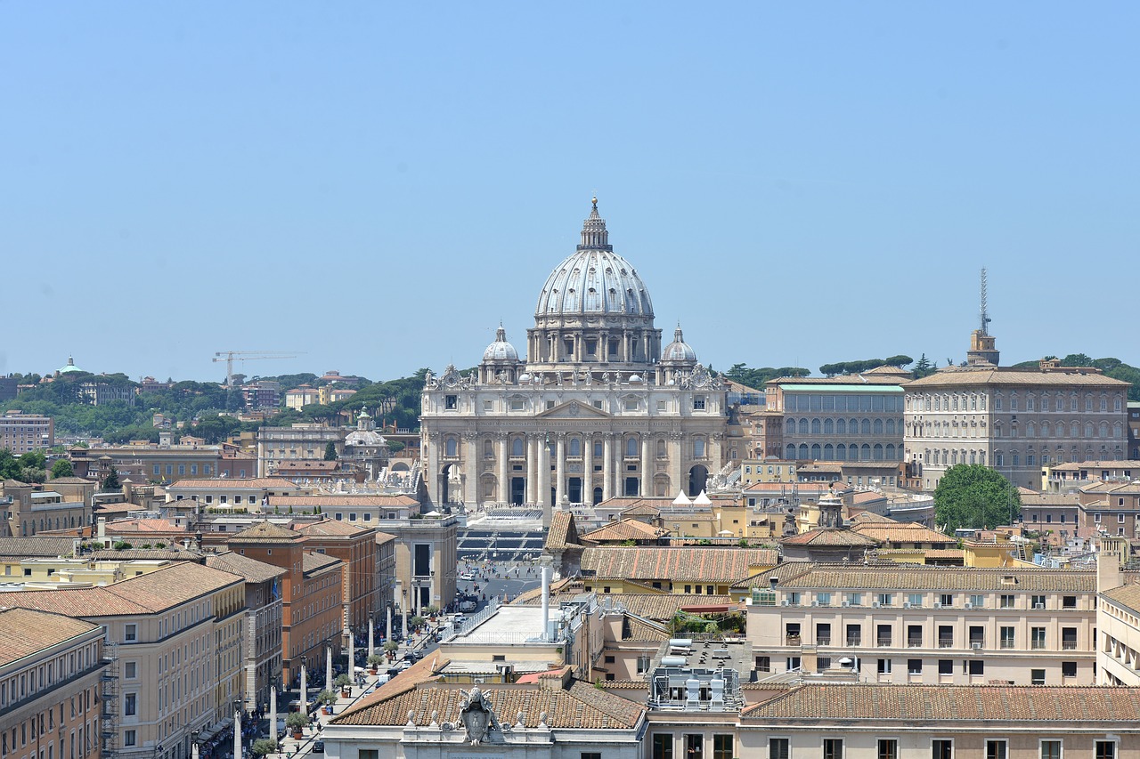 st peter's basilica st peter's square rome free photo