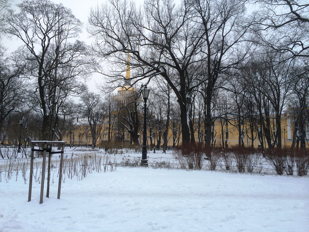 st petersburg russia snow free photo