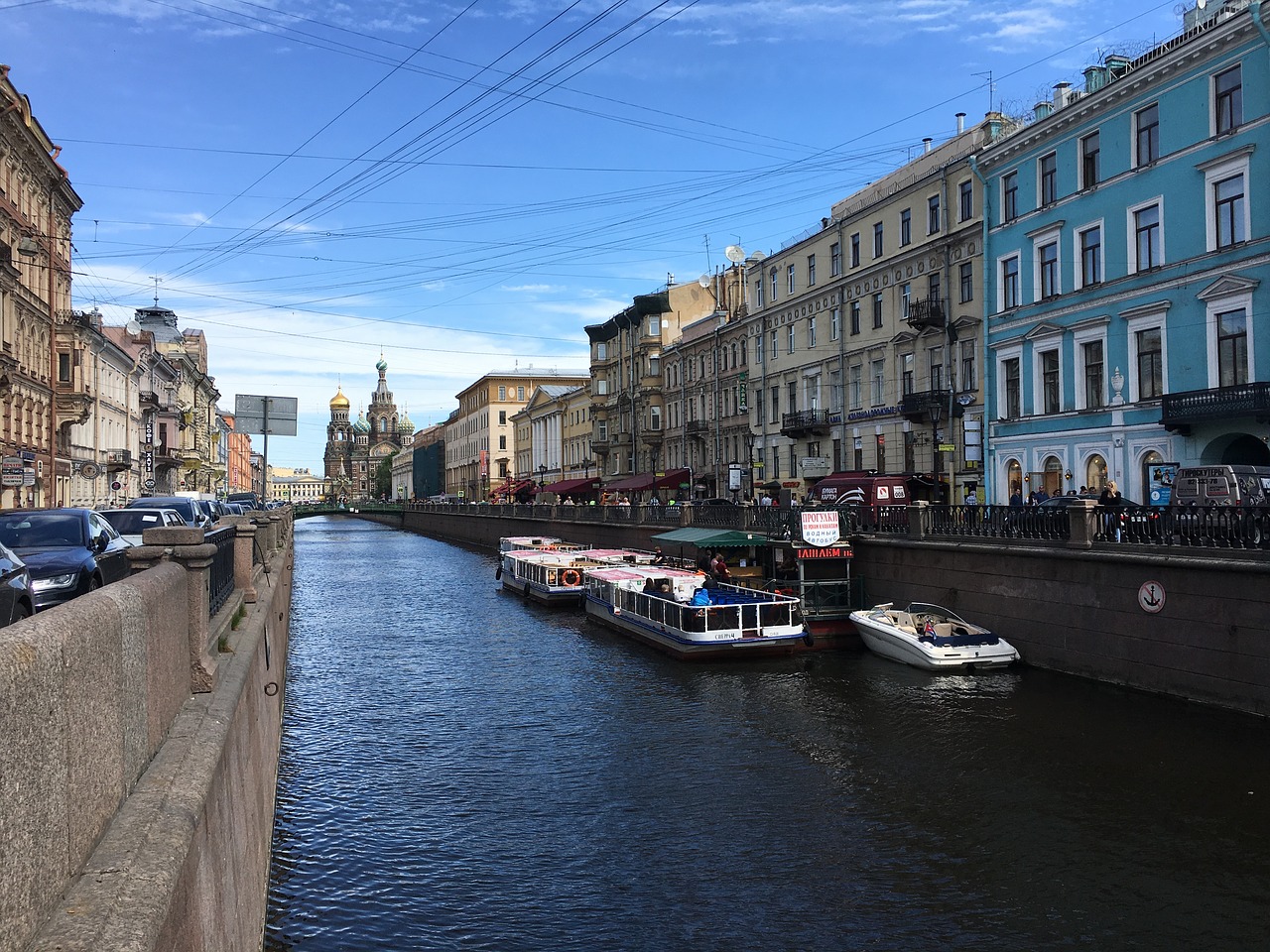 st petersburg channel boat free photo