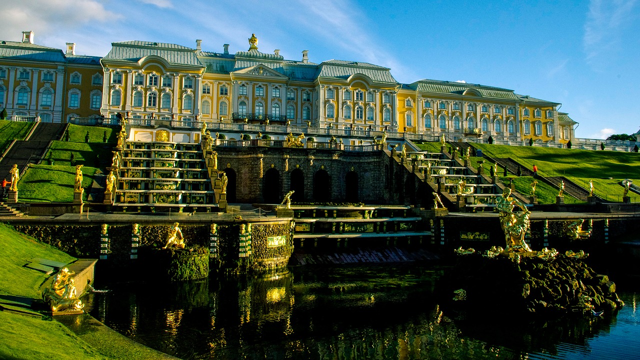 st petersburg  russia  peterhof free photo