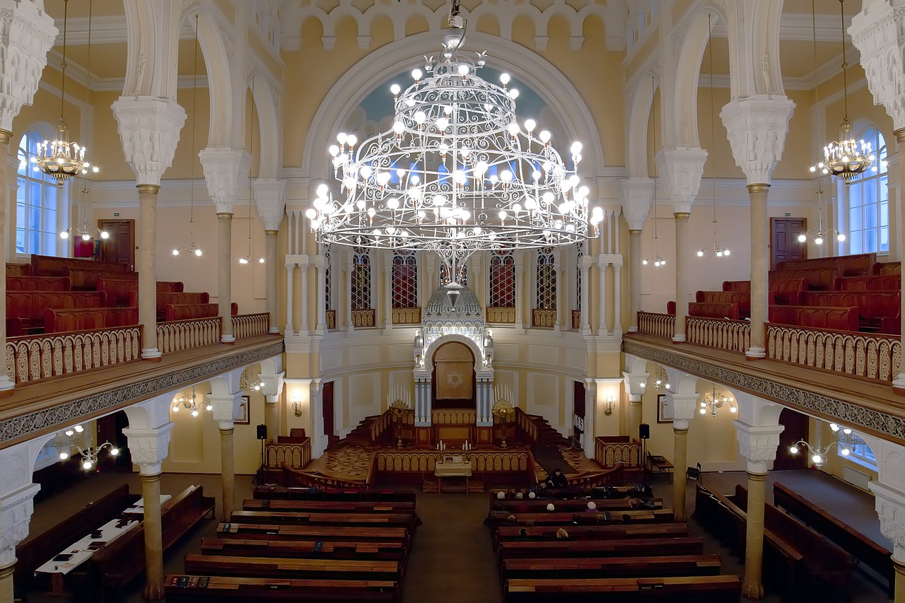 st petersburg russia synagogue chandelier free photo