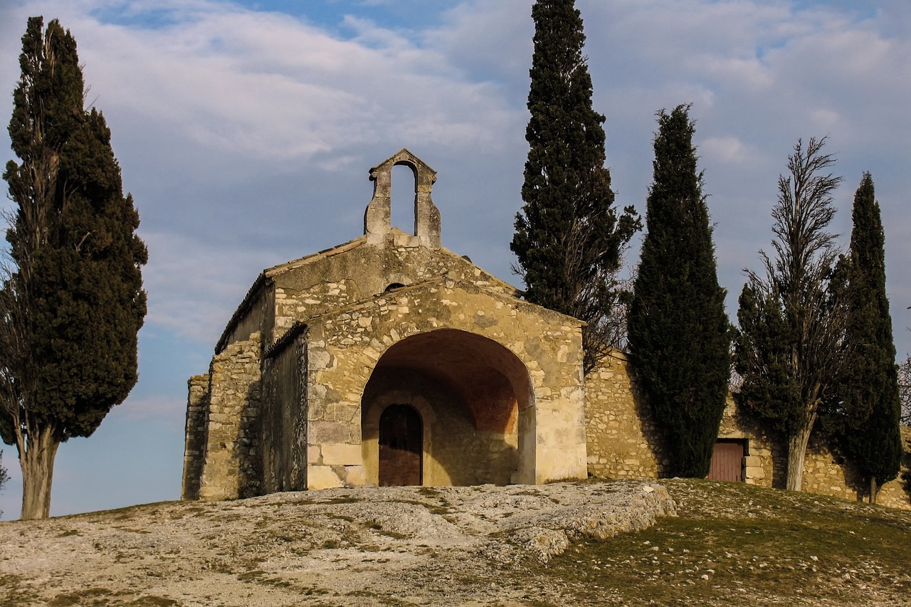 st sixte eygalières chapel free photo