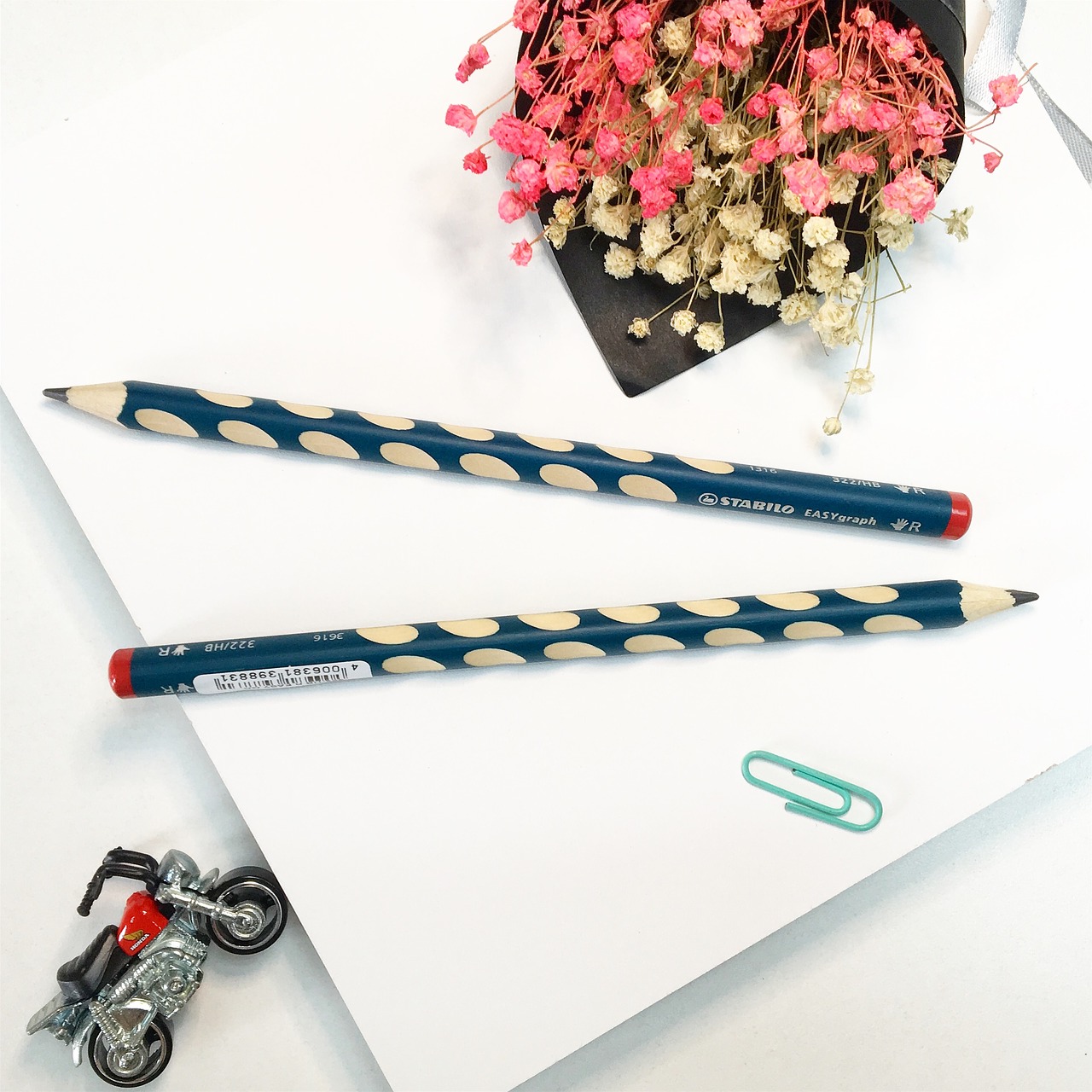 stabilo stationery hold a pencil music pencil free photo