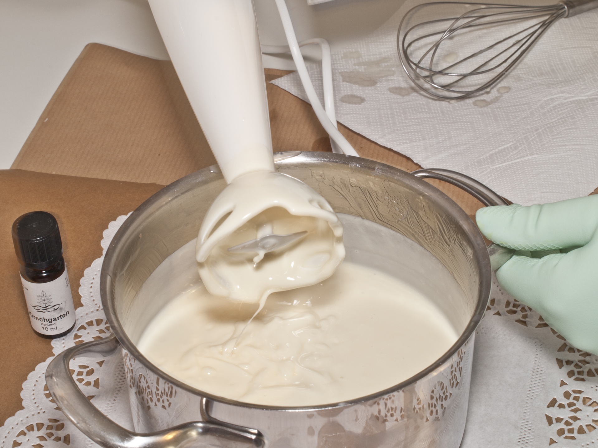 hand blender soap cream free photo