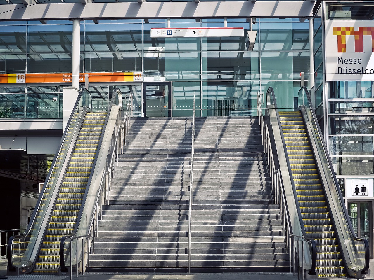 stairs escalator gradually free photo