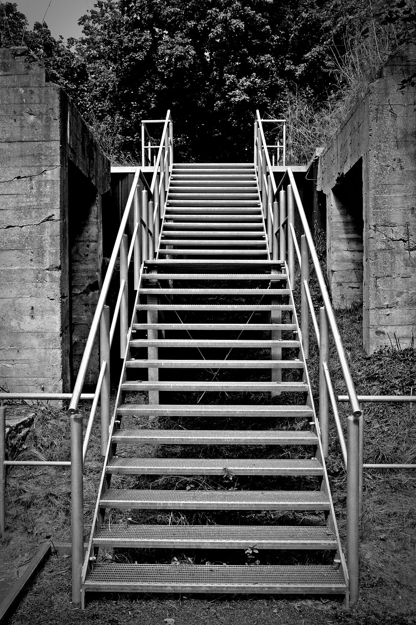 stairs rise gradually free photo