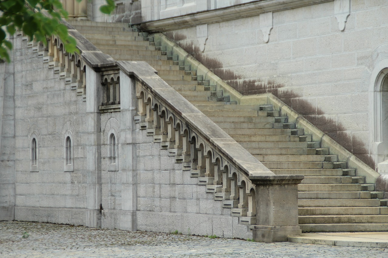 stairs neuschwanstein castle courtyard free photo