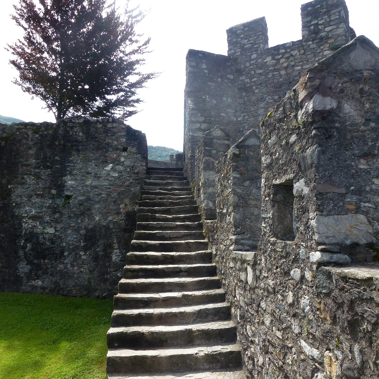 stairs gradually castle free photo