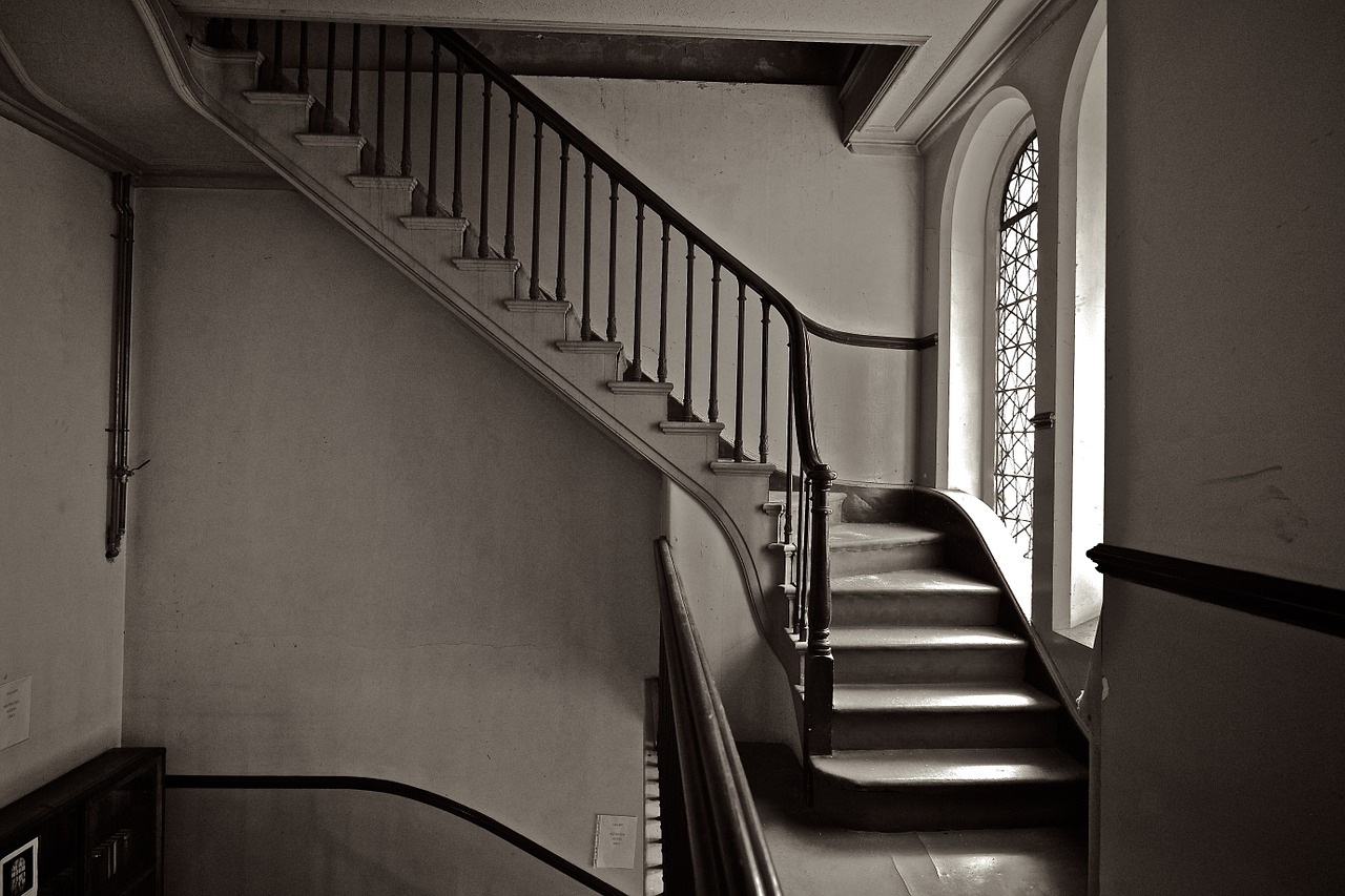 stairs up brighton synagogue free photo