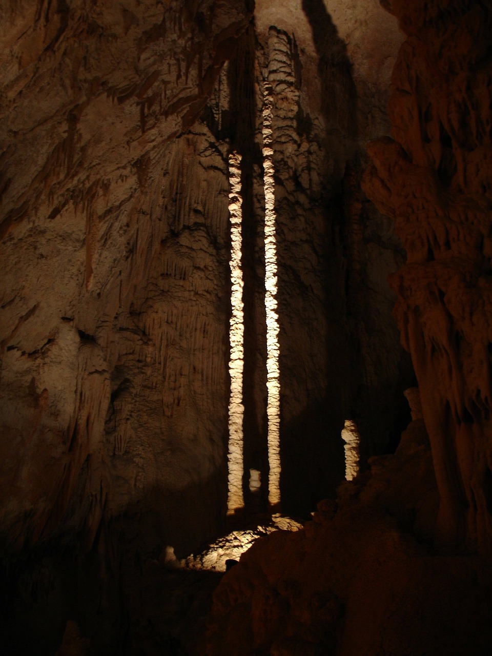 stalactite speleothems aven d'orgnac free photo