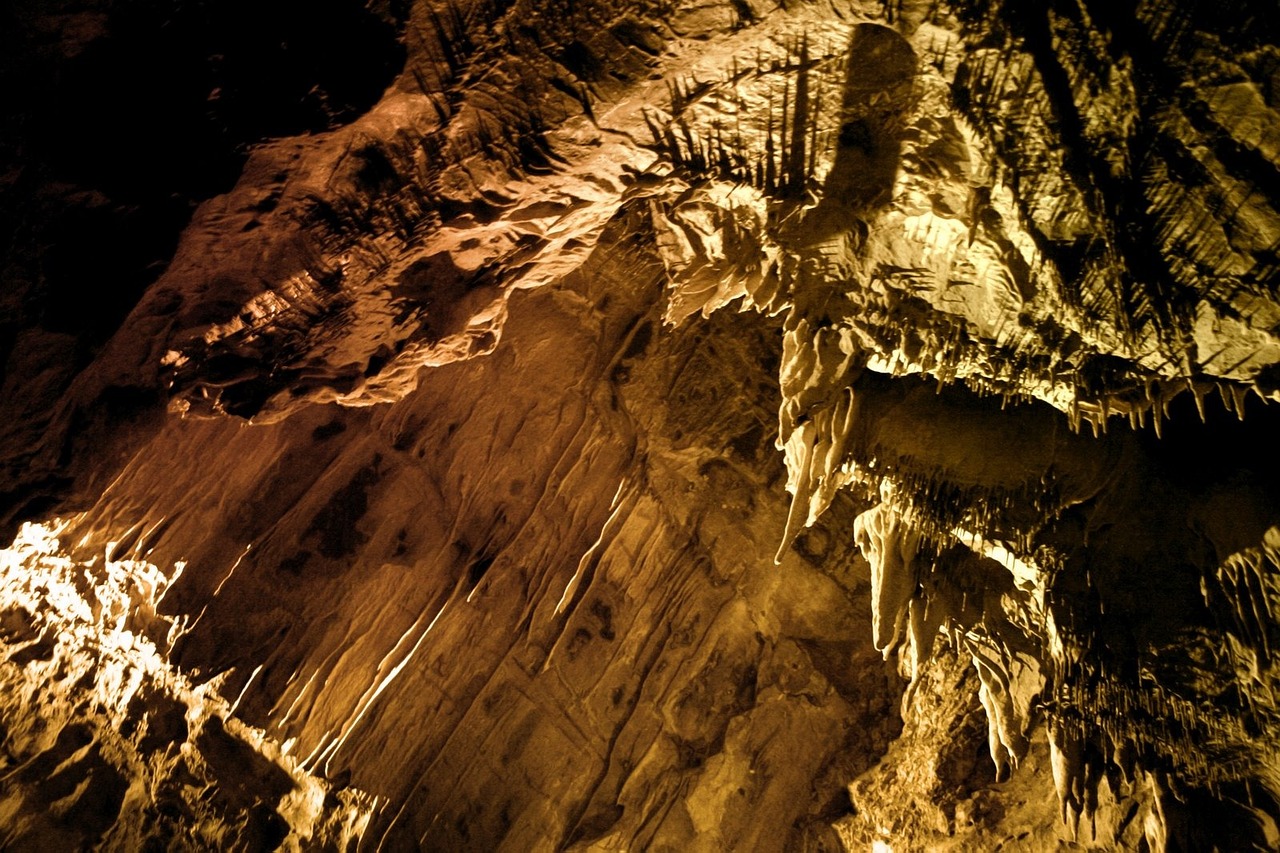 stalactite caving dark free photo