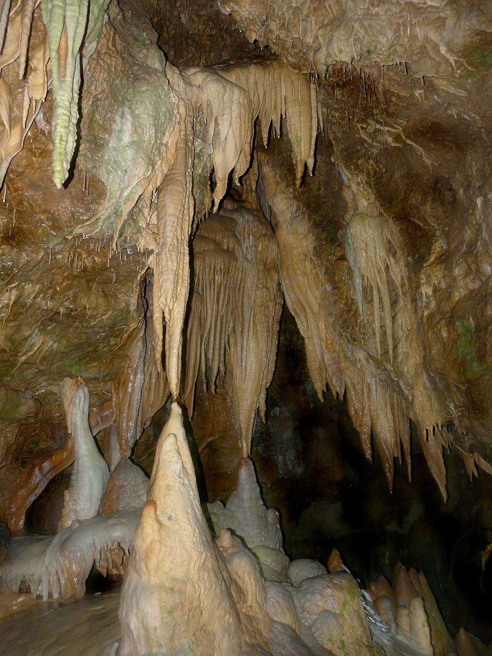 stalactite cave cave exploration stalagmites free photo
