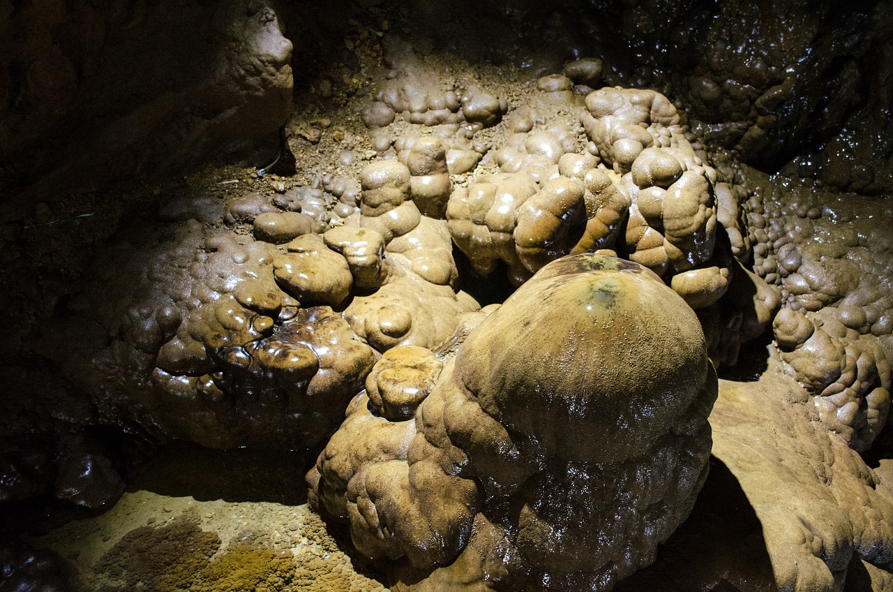 stalagmites stalactite bizarre free photo