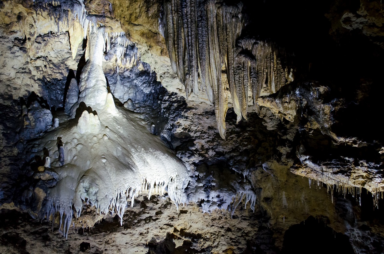 stalagtit cave stalactite free photo