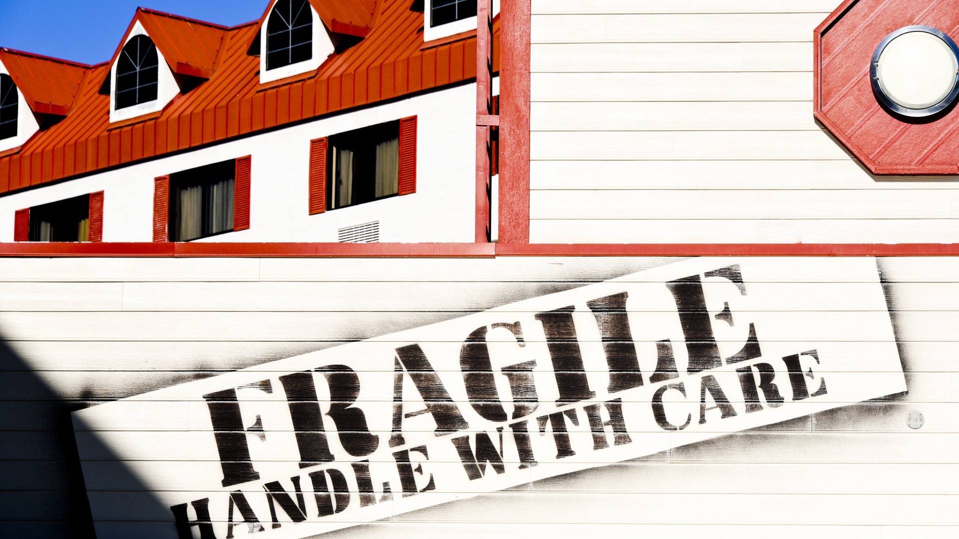 fragile handle care free photo