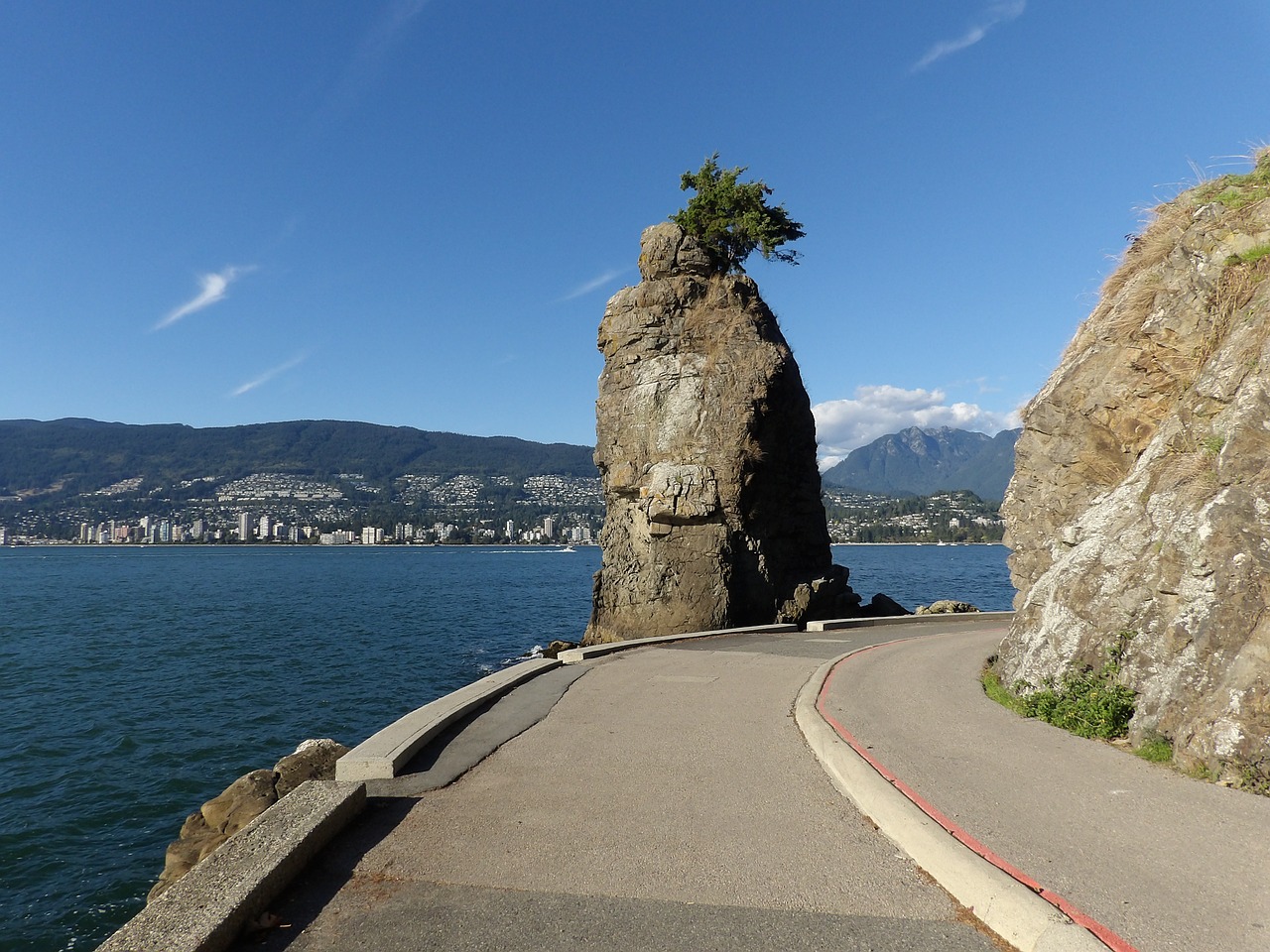 stanley park sea wall vancouver free photo