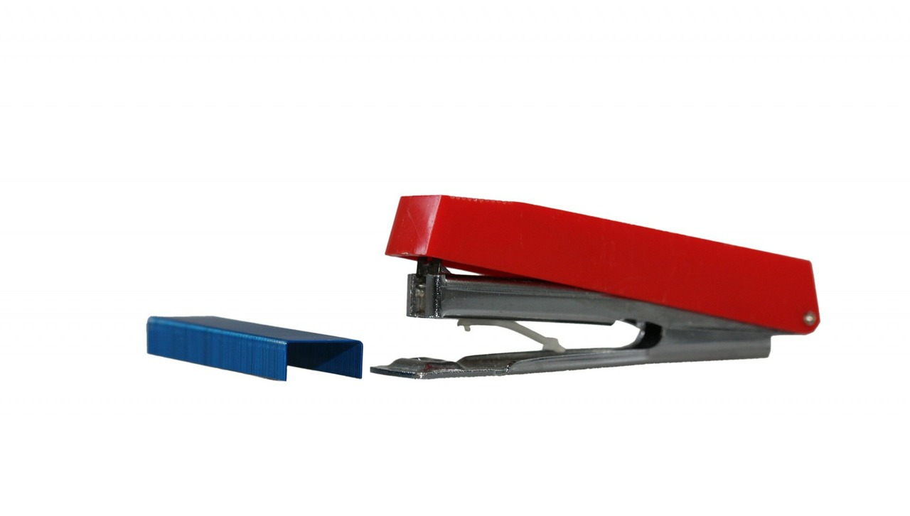 stapler staples red free photo