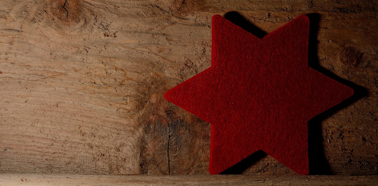 star red wood free photo