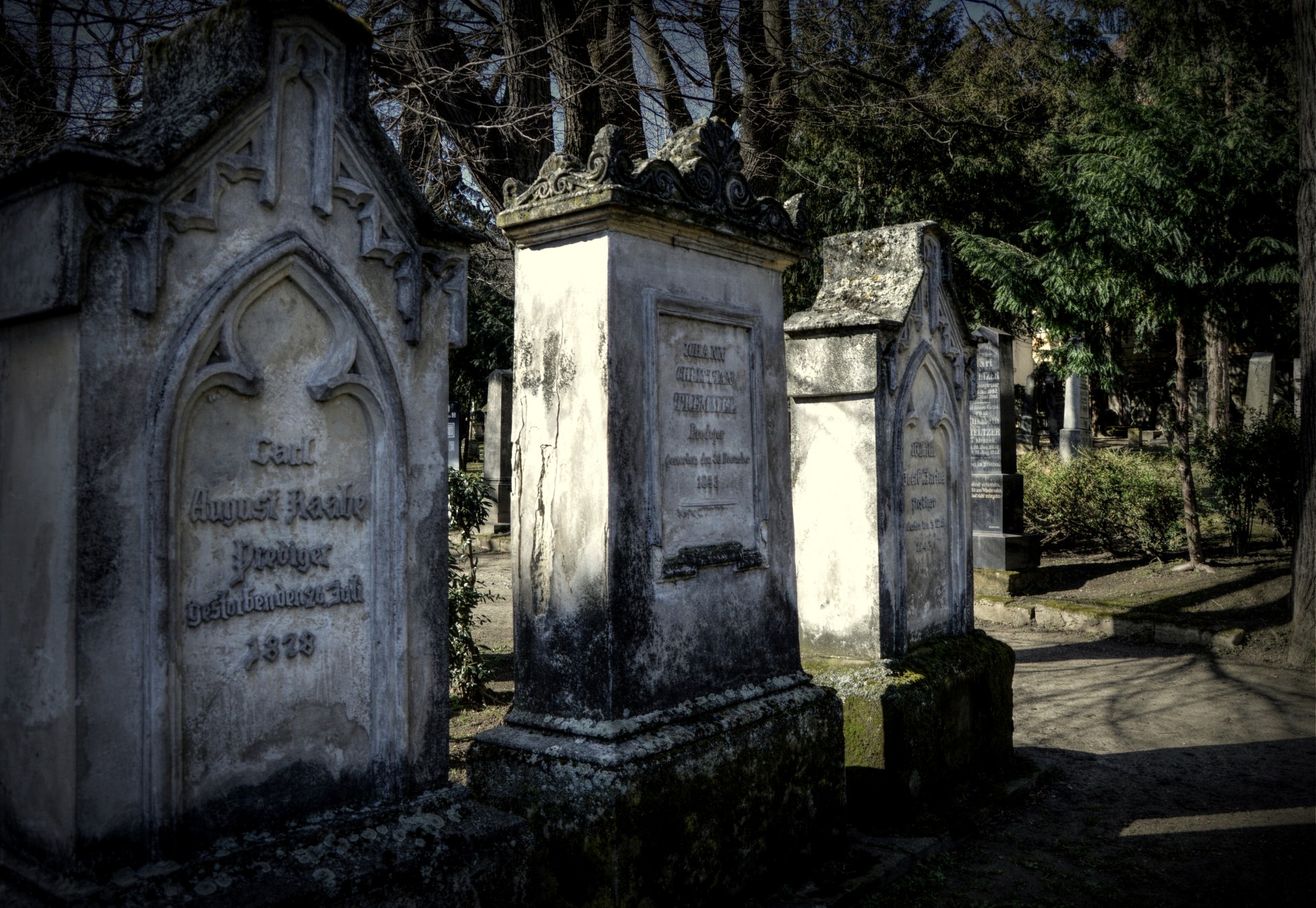 cemetery tombstone old free photo