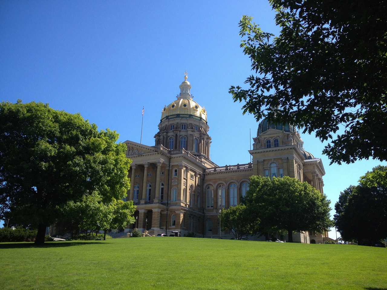 state capitol iowa capitol free photo